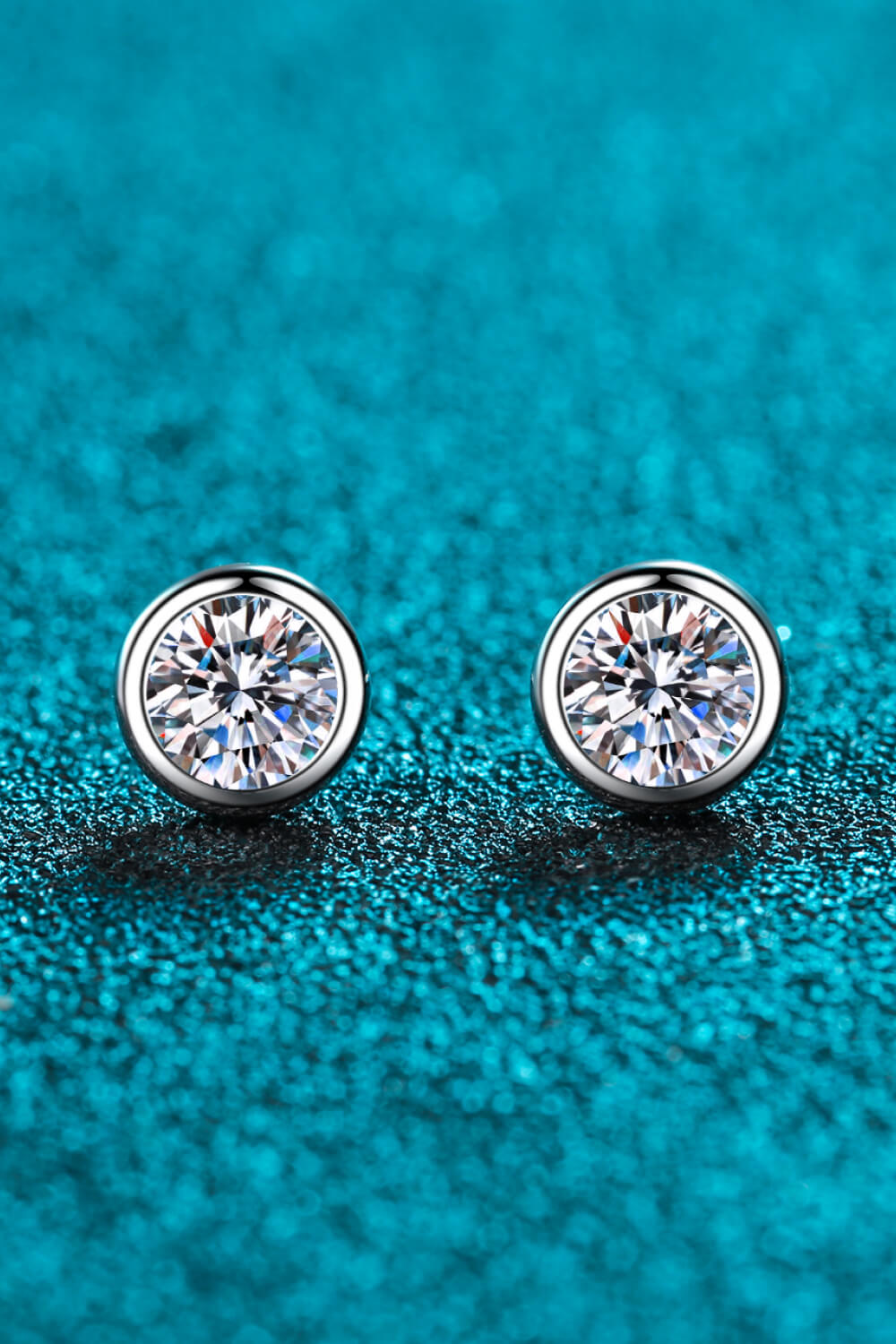 moissanite-round-shaped-stud-earrings