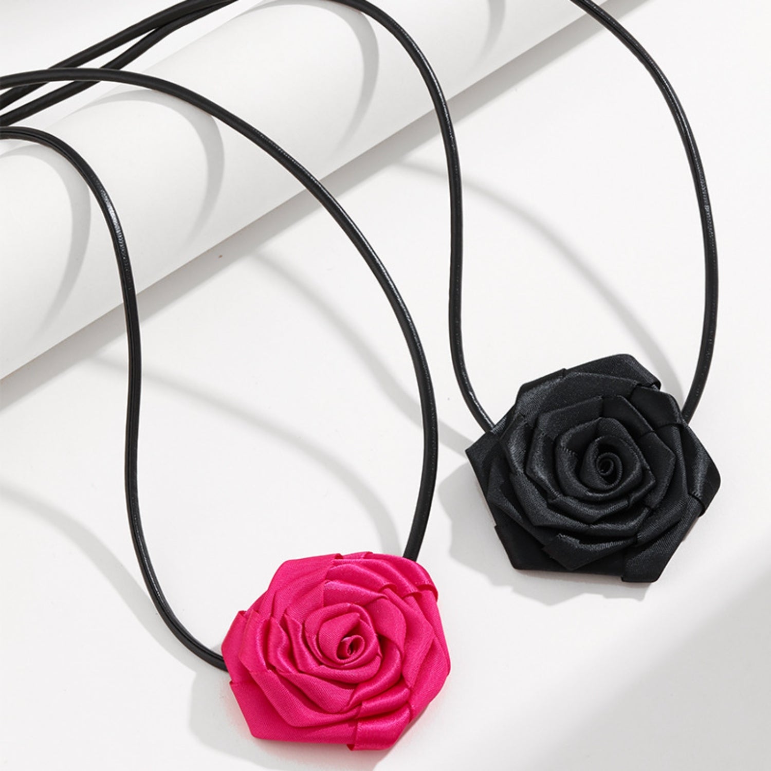 pu-leather-rope-rose-shape-necklace