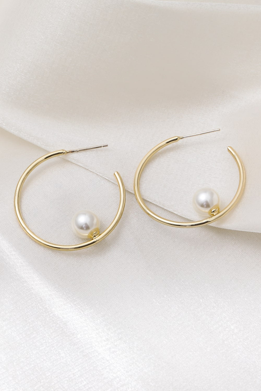 pearl-c-hoop-earrings